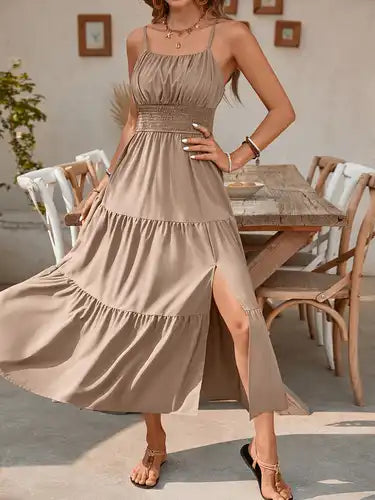 Women'S Elegant Sleeveless Green Maxi Dress with Ruched Detail - Perfect for Spring/Summer Vacations, Casual Elegance, Casual Elegance|Ruched Detail Dress|Sleeveless Fashion, Beach Dresses